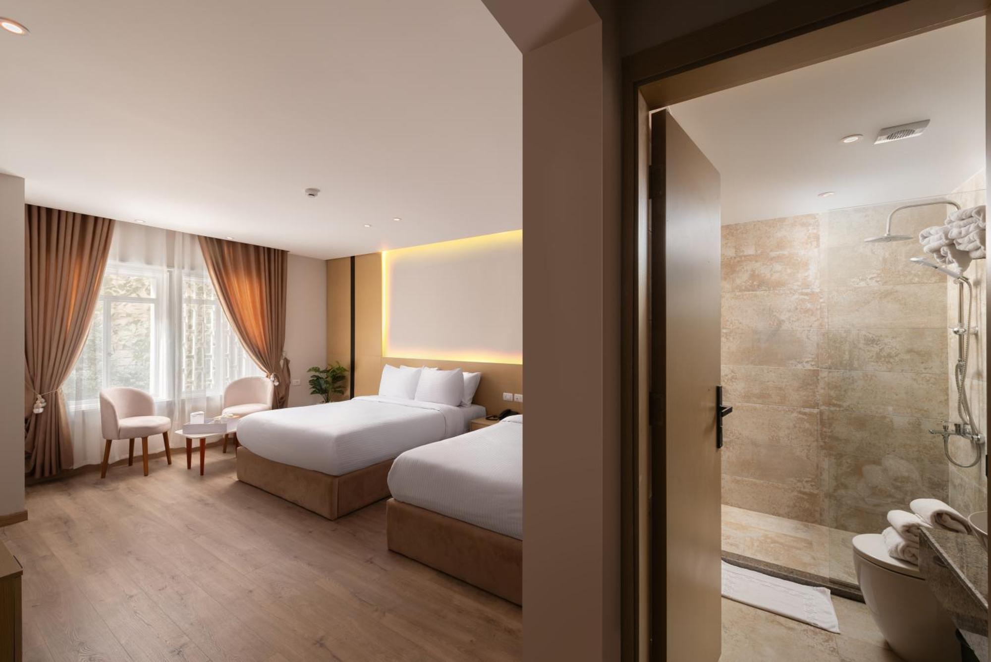 Elegance Grand 3*