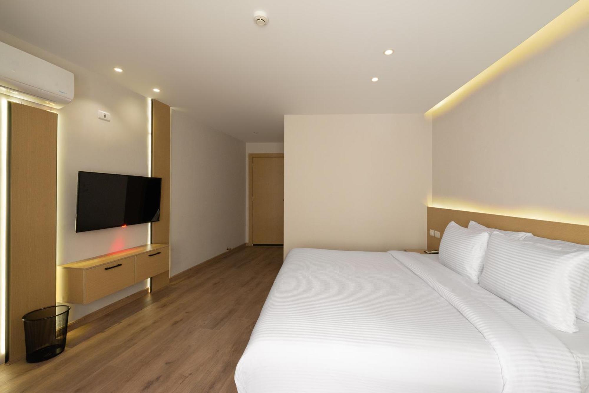 Hotel Elegance Grand